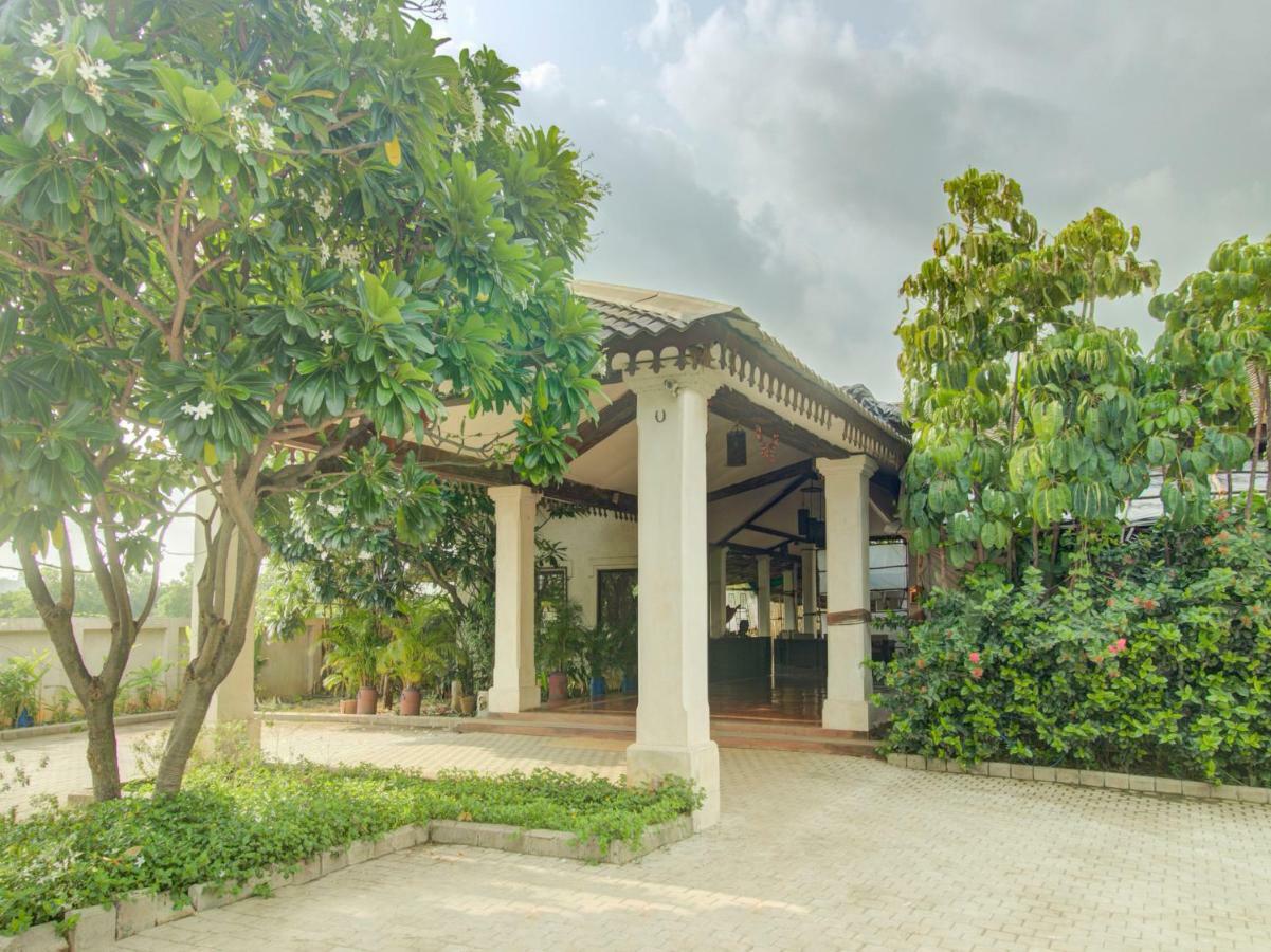 Capital O 36727 Plush Retreat Hotel Dive Exterior foto